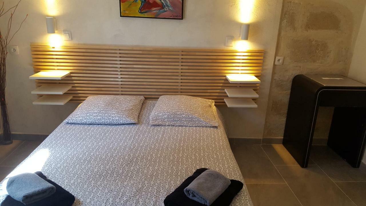 Hotel Le Louvre - Lieu Atypique Vauvert Esterno foto